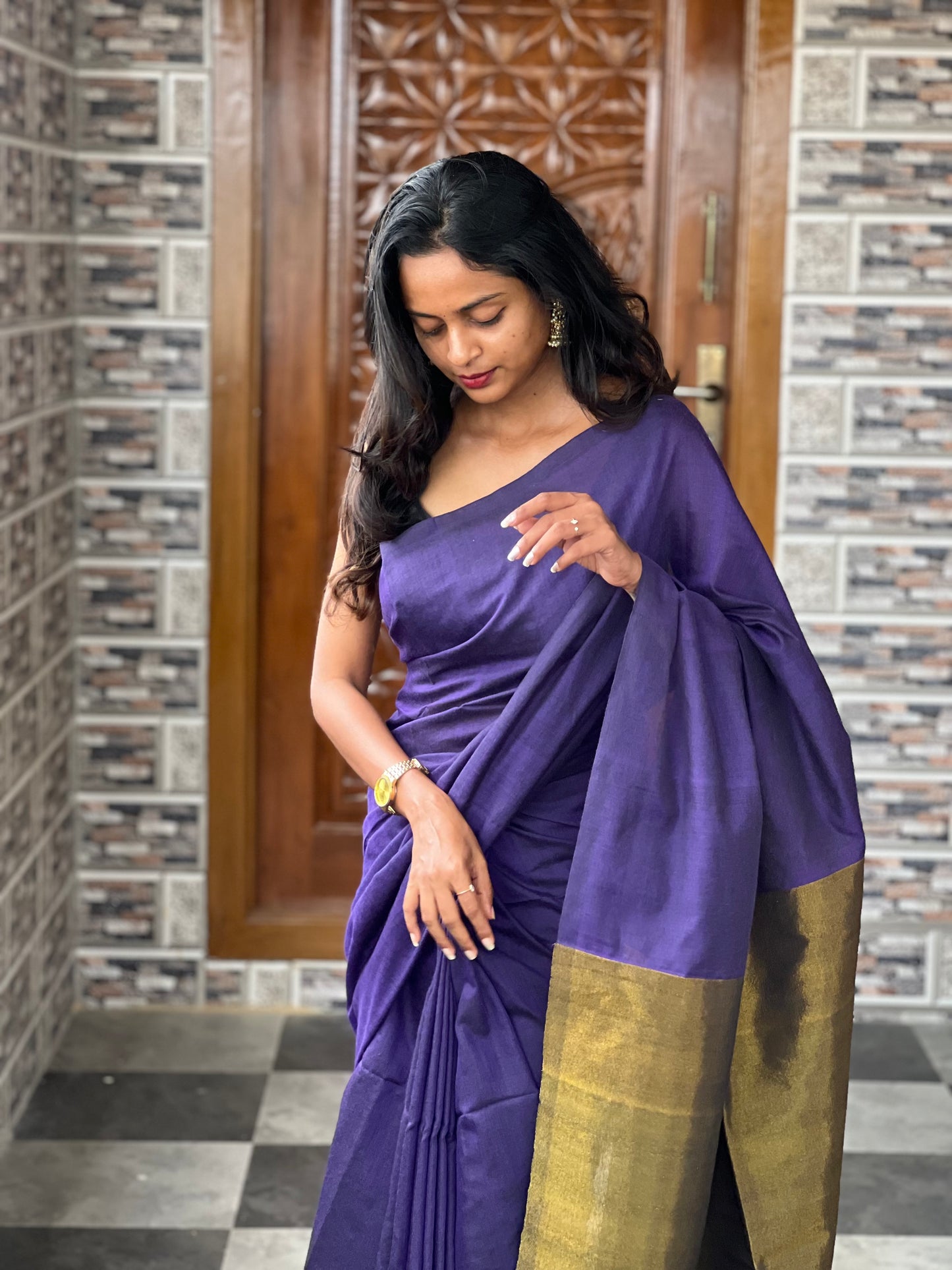 Nayanthara Maroon saree - Kaarmugizh