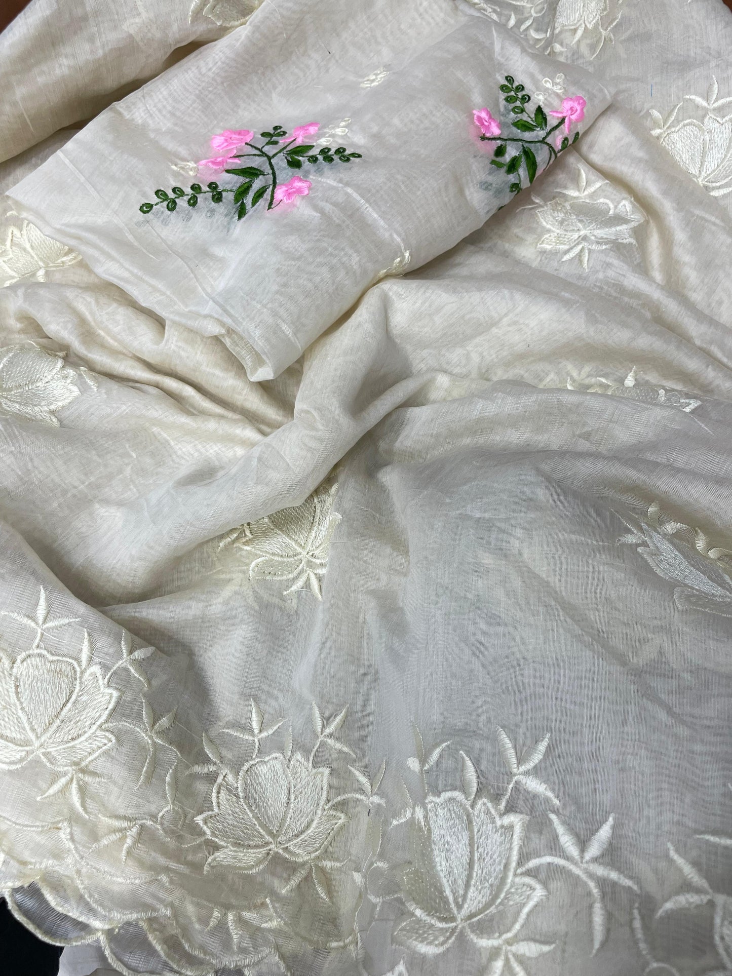 Nila - White - Kaarmugizh