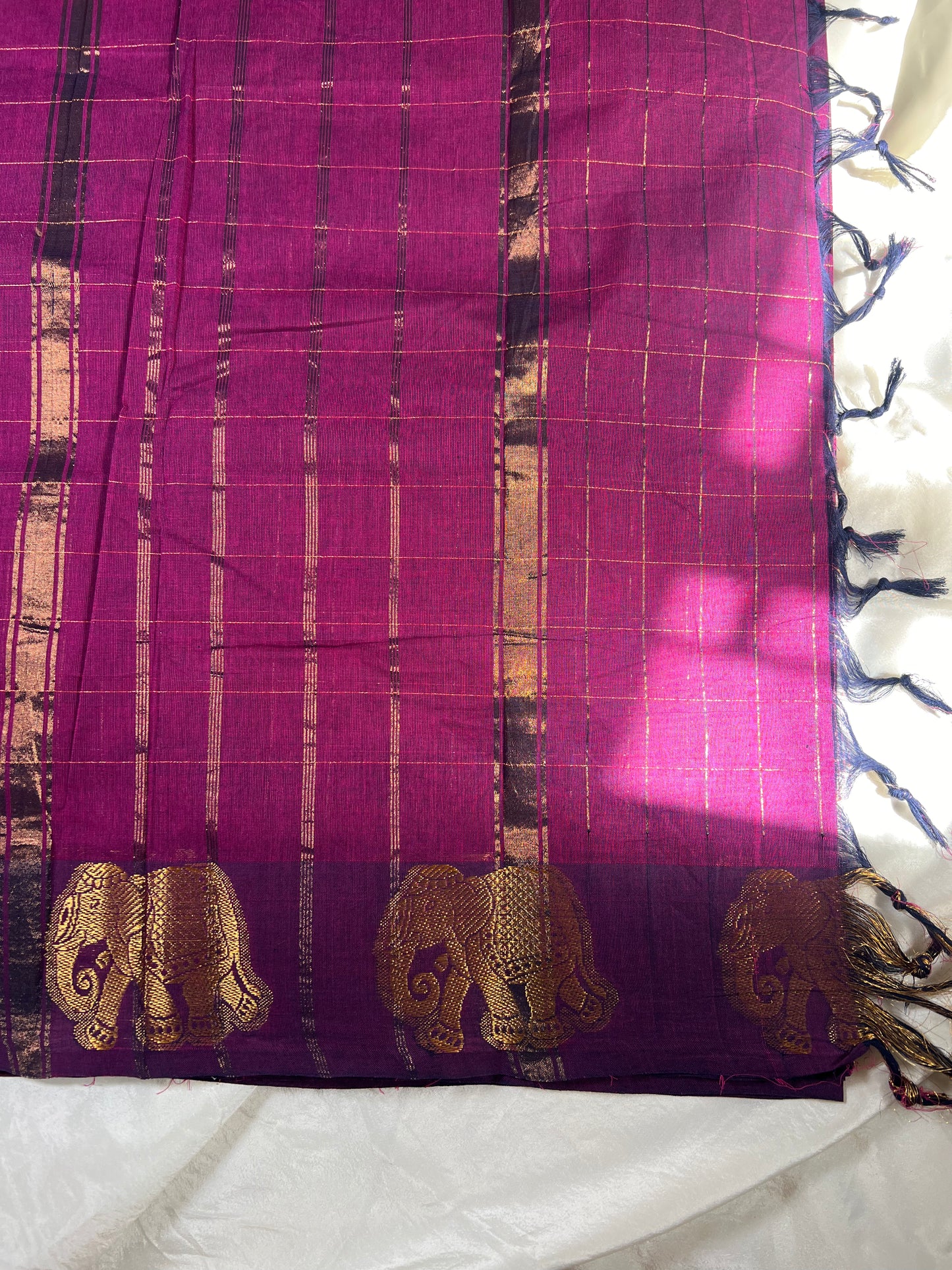 Iraivi checks - Magenta
