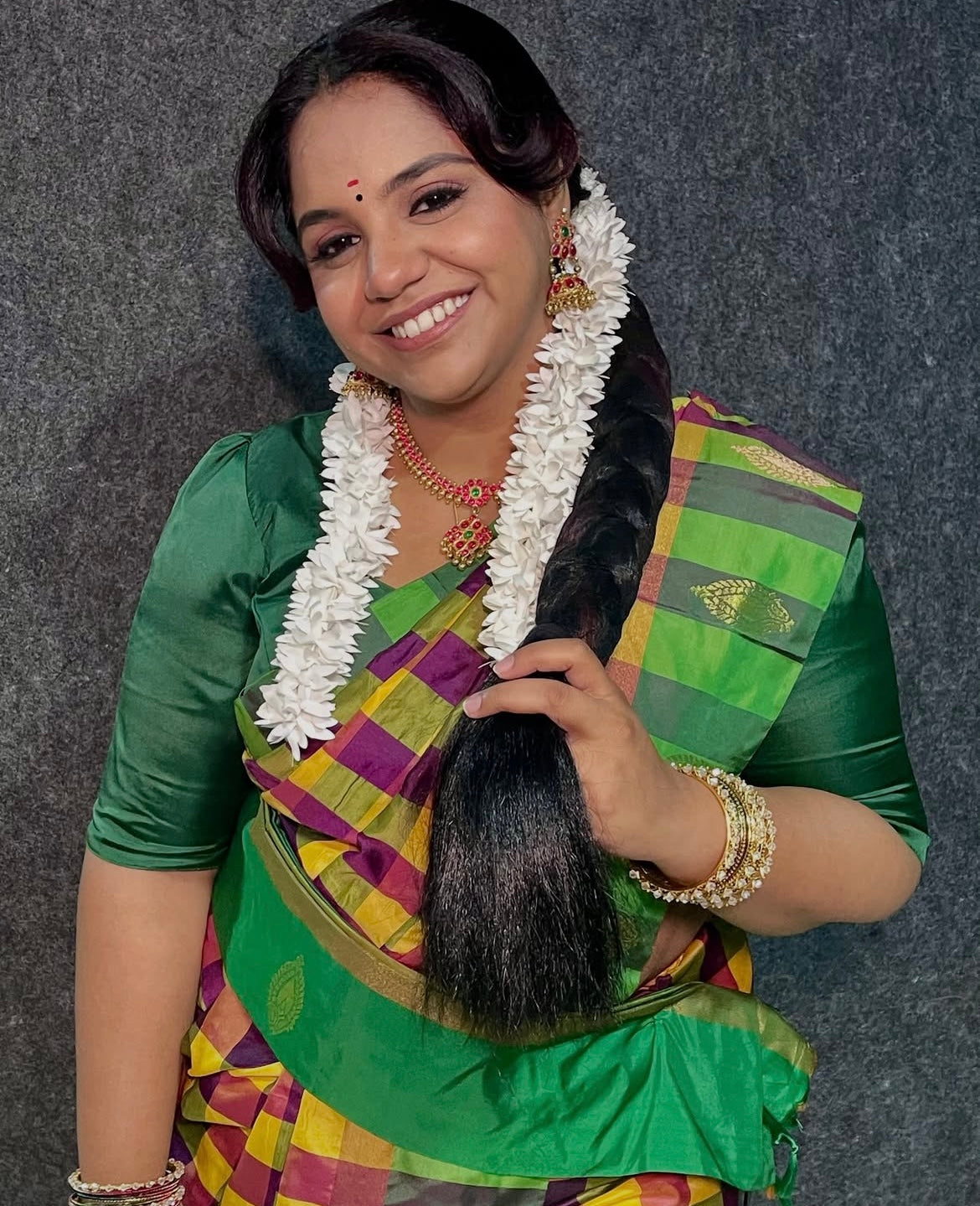 Saindhavi Checks Look