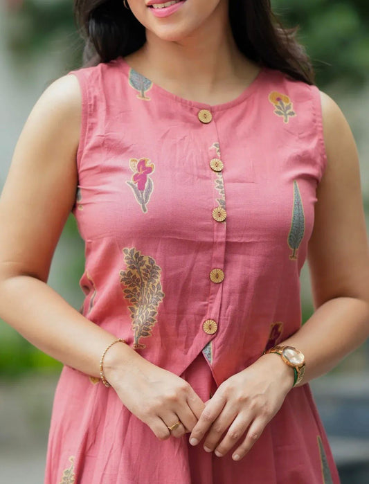 Pink Printed Sleeveless Top with Flared Skirt Set - Kaarmugizh