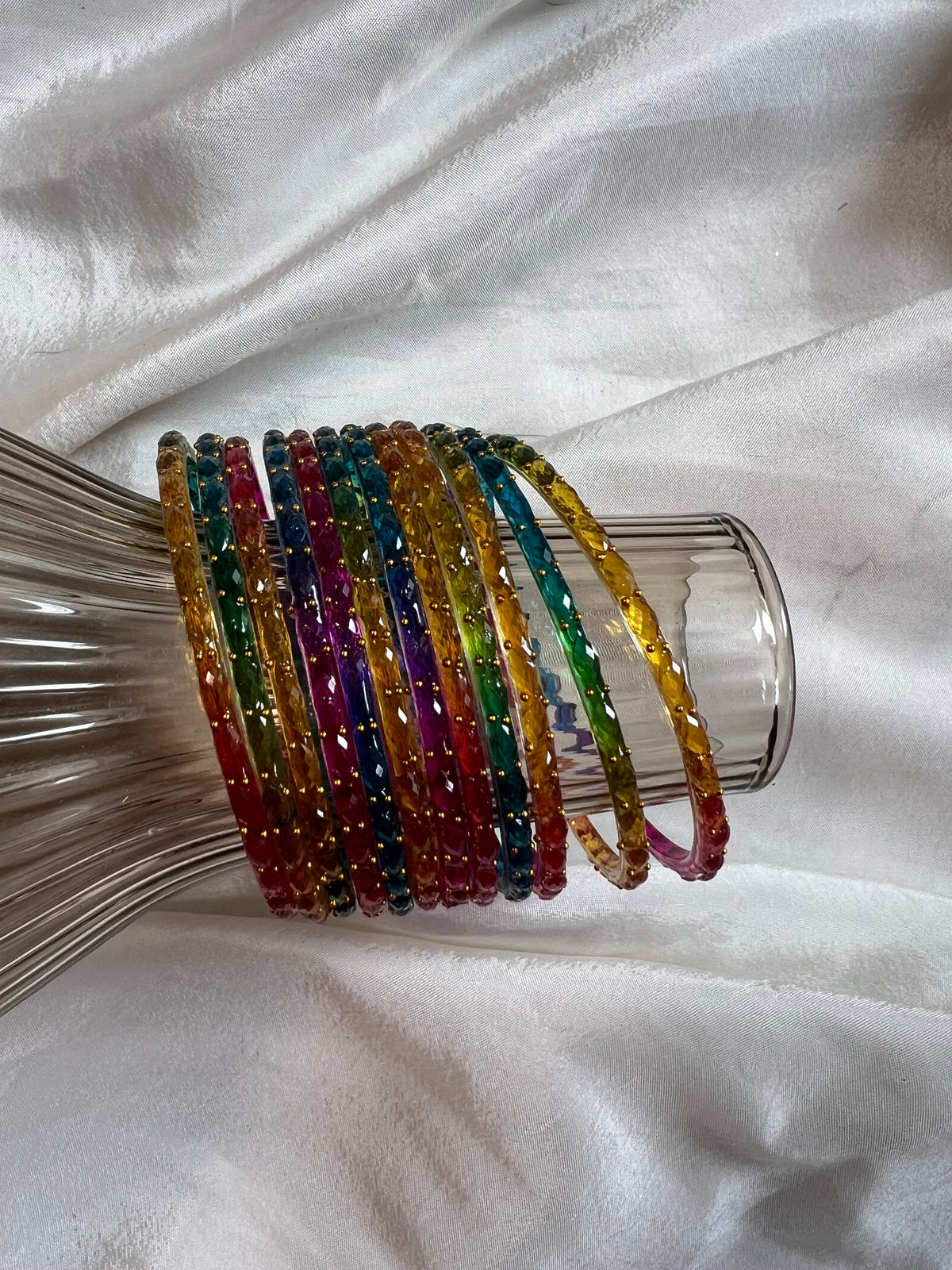Raindrop glass bangle - Multicolour