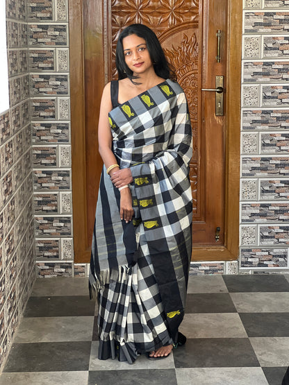 Saindhavi - Kaarmugizh