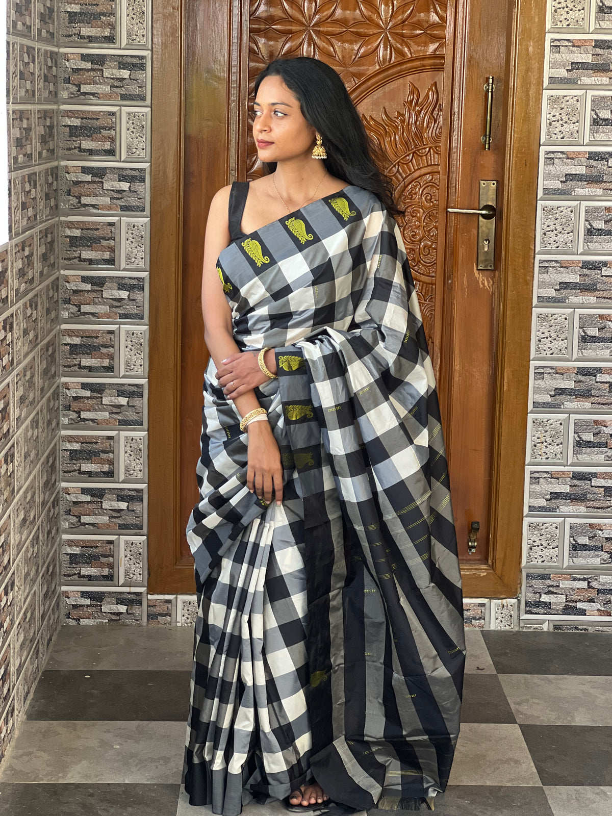 Saindhavi - Kaarmugizh