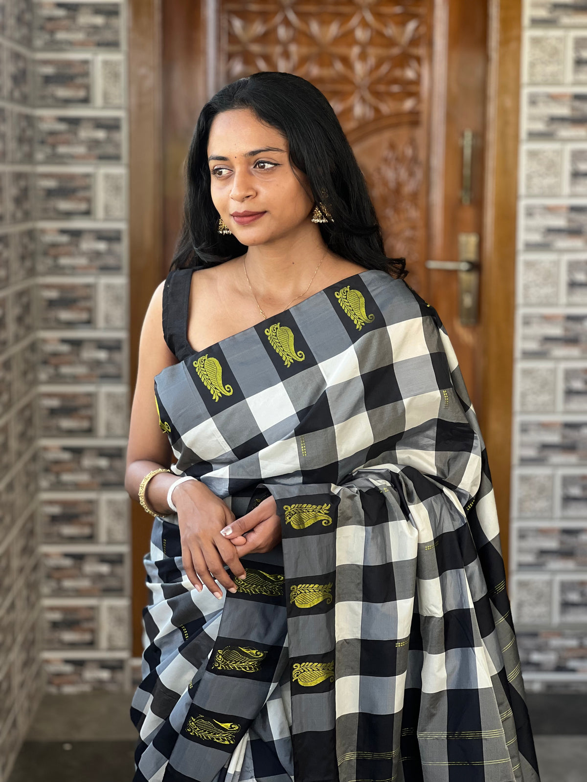 Saindhavi - Kaarmugizh