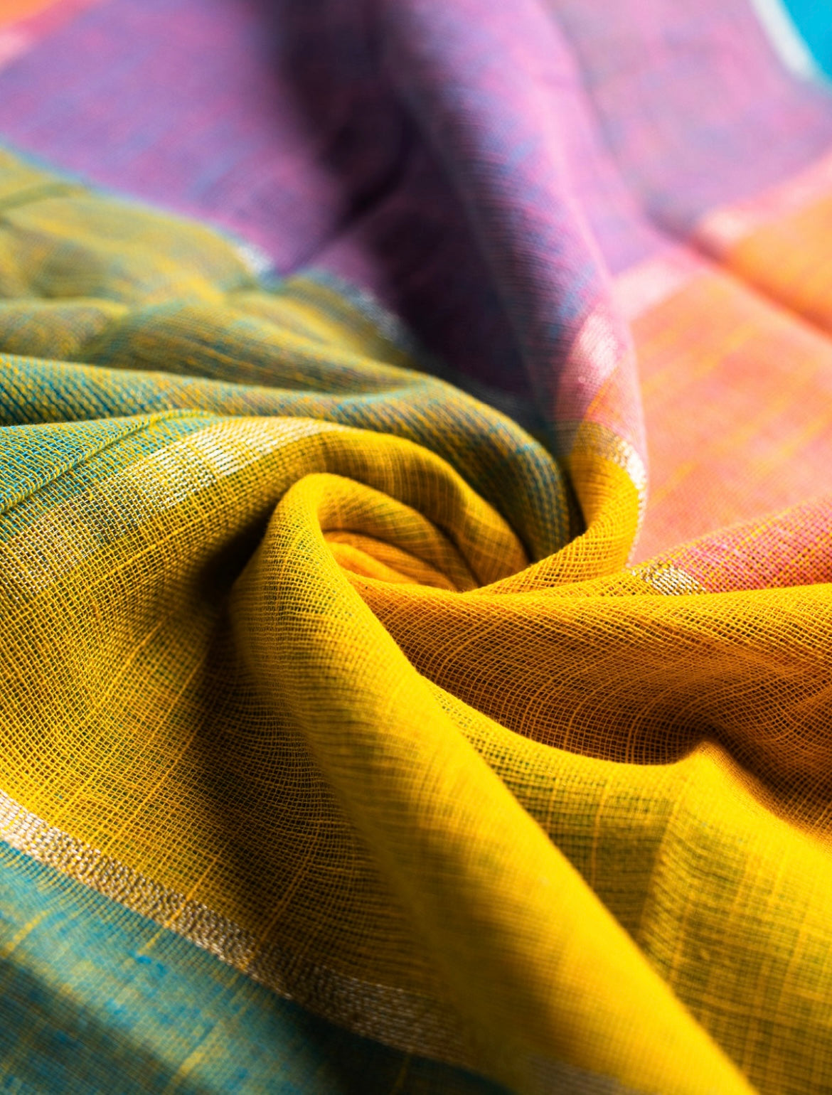 Minimalist-D08 - Kaarmugizh