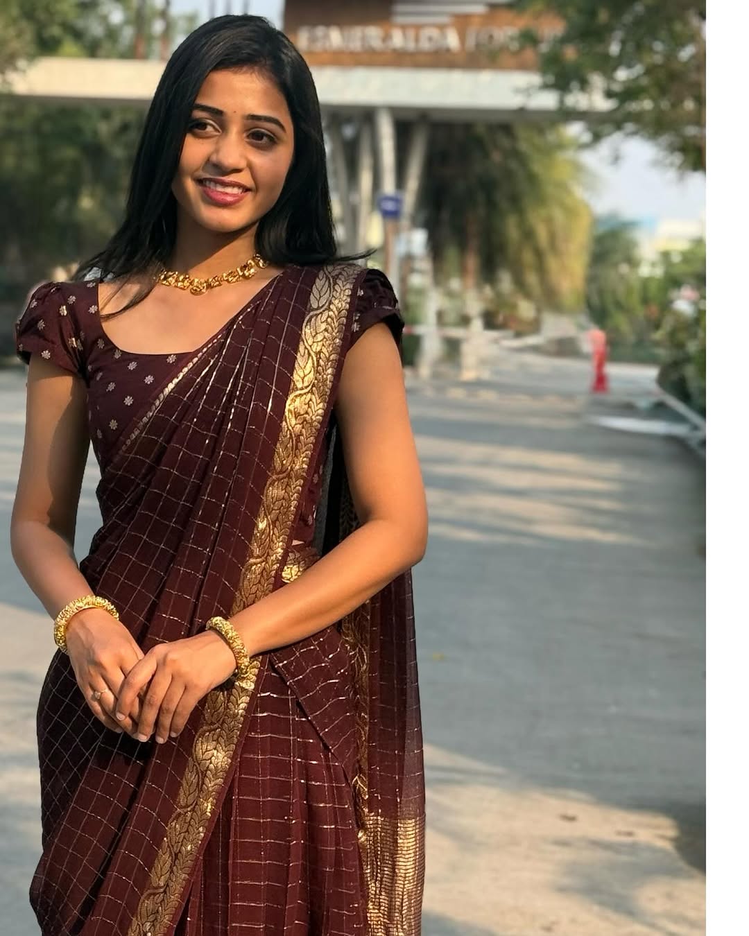 Vedika - Chinnon Halfsaree - Coffee - Kaarmugizh