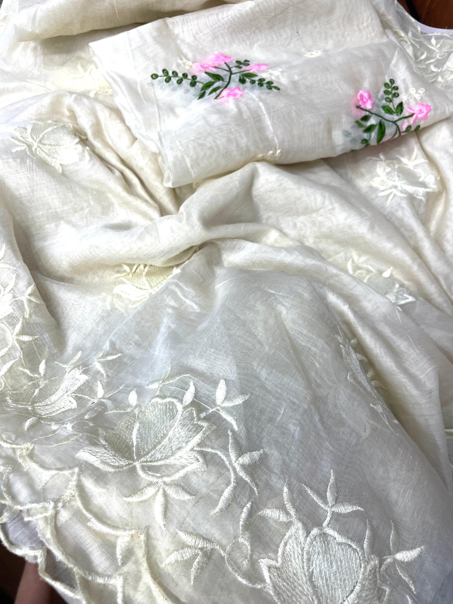 Nila - White - Kaarmugizh