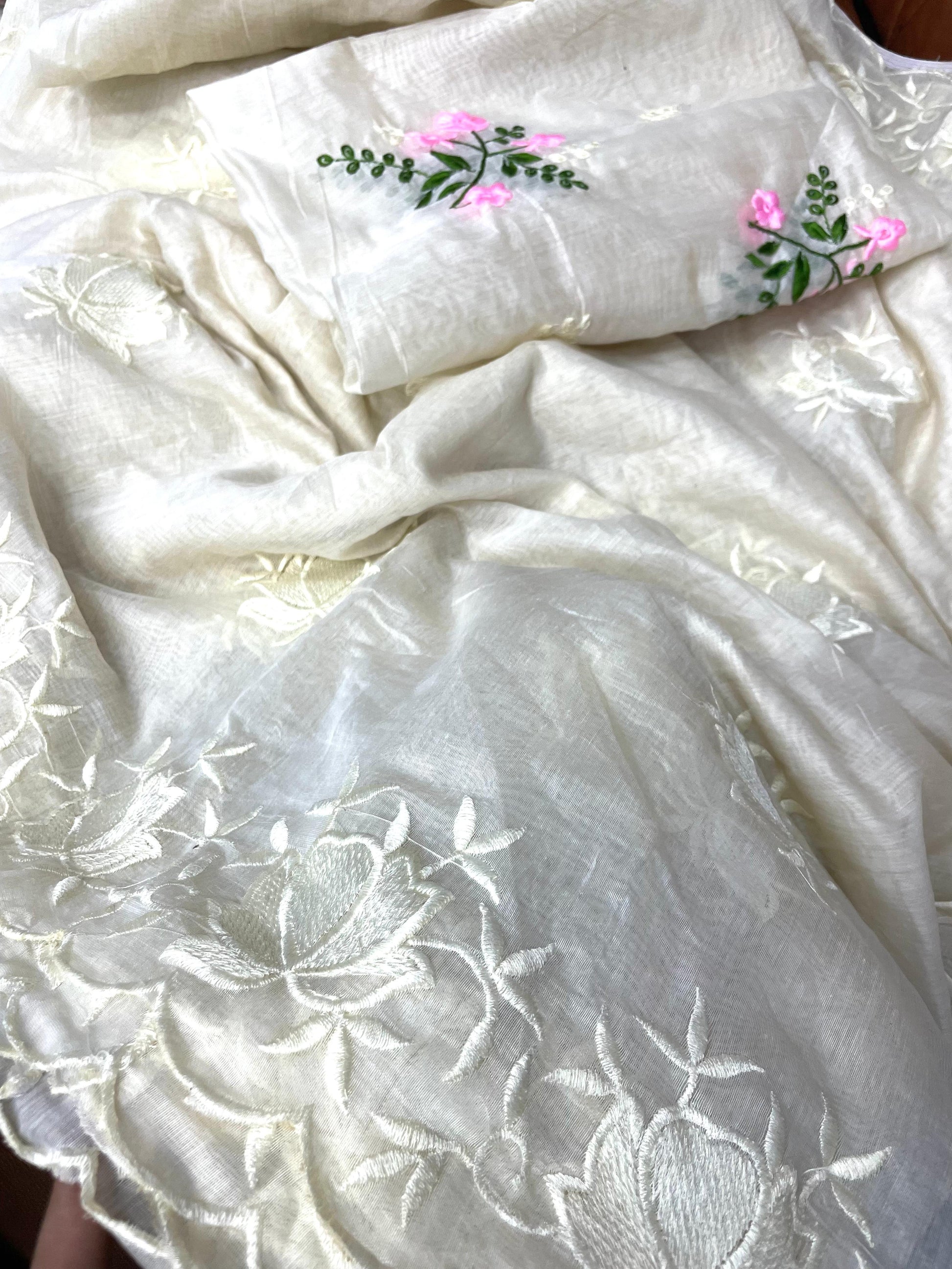 Nila - White - Kaarmugizh