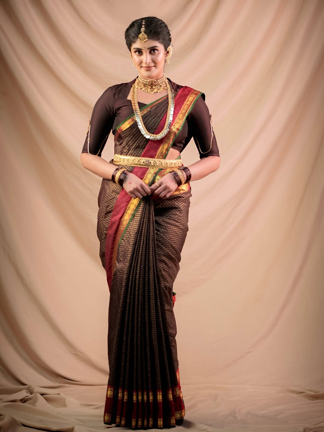 Love Loom - KA05 - Kaarmugizh