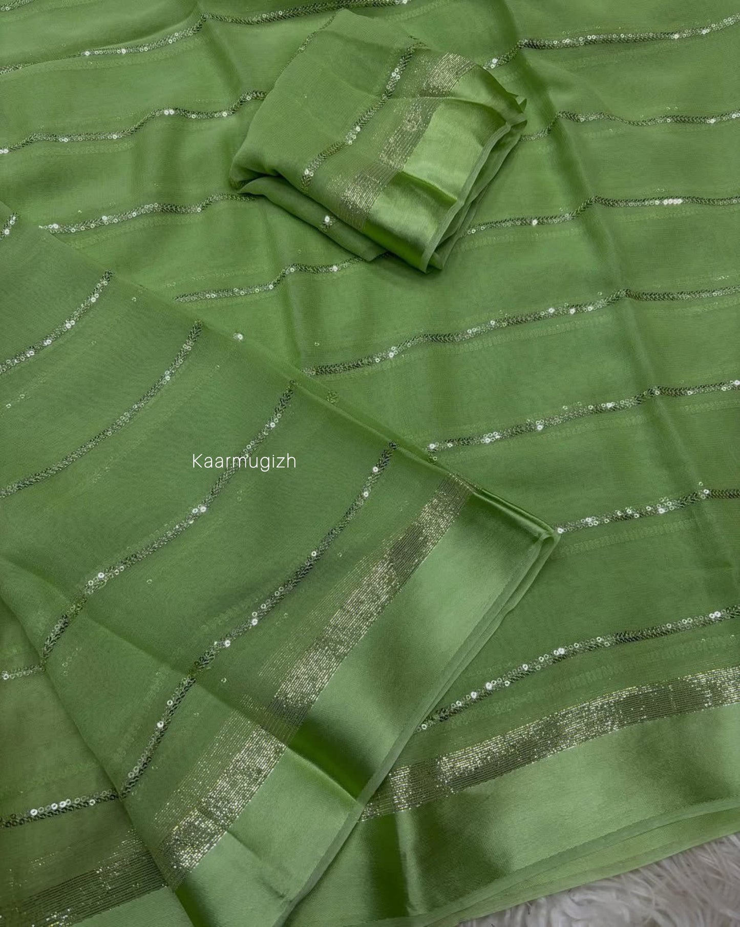 Elegant Shimmer - Green