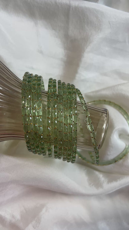 Raindrop glass bangle - light green