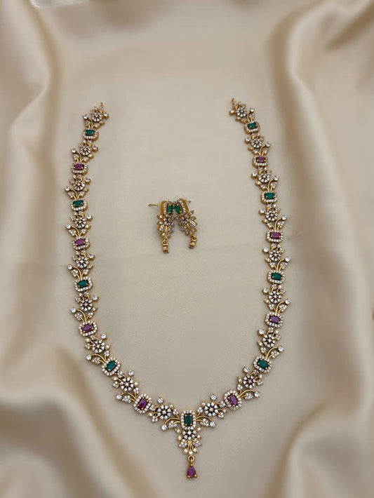 Diamond look necklace - Kaarmugizh