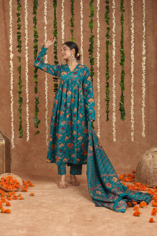 Vastrika - Kaarmugizh