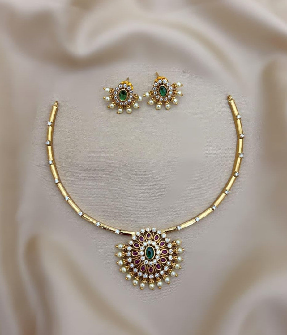 Attigai pearl set - Kaarmugizh