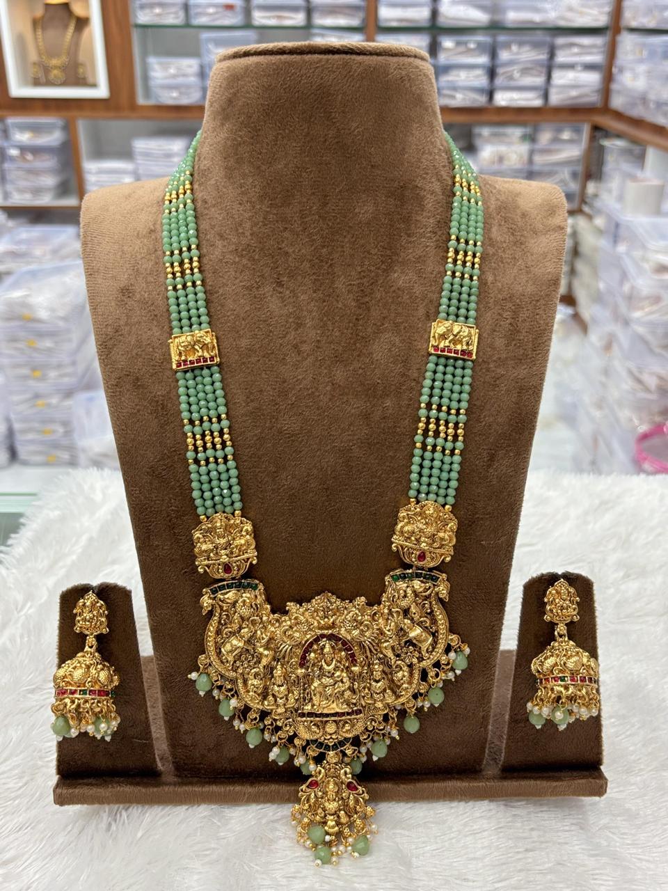 Antique necklace - Kaarmugizh
