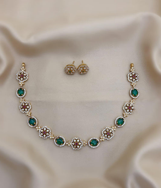 Diamond look choker - Kaarmugizh