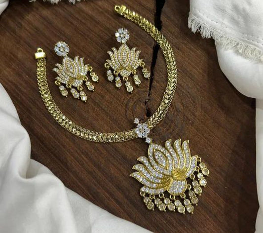 Lotus AD necklace - Kaarmugizh
