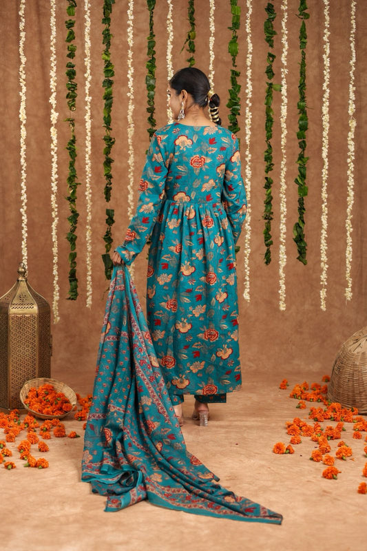 Vastrika - Kaarmugizh