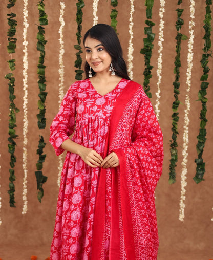 Vastrika - Kaarmugizh